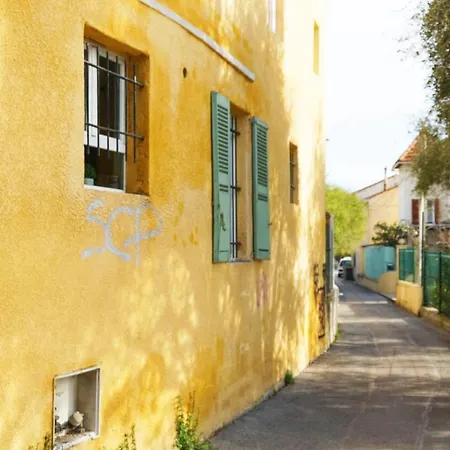 Apartment Avec Terrasse A 5mn Du Port Golfe Juan Pour 4 Personnes By Weekome Vallauris